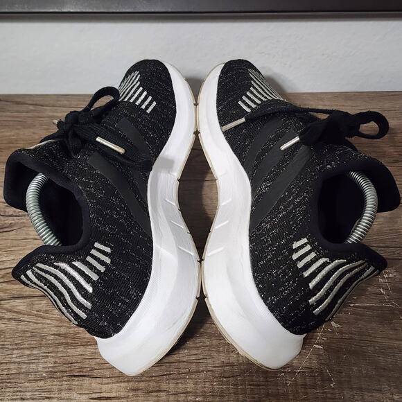 Adidas Swift Run Women's Athletic Running Shoes Sneakers Size 10.5 Core Black - Picture 5 of 9